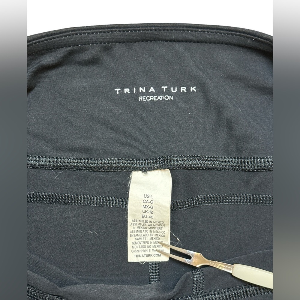 Trina Turk Women’s Recreation Capri Leggings Black Gray-Pink-Lime Stripes Size L - Picture 4 of 7